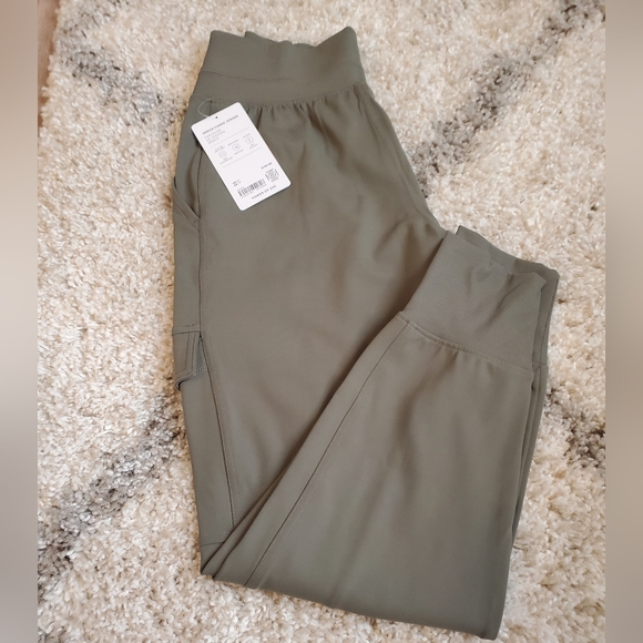 NWT Athleta High Rise Cargo Jogger - Picture 4 of 6